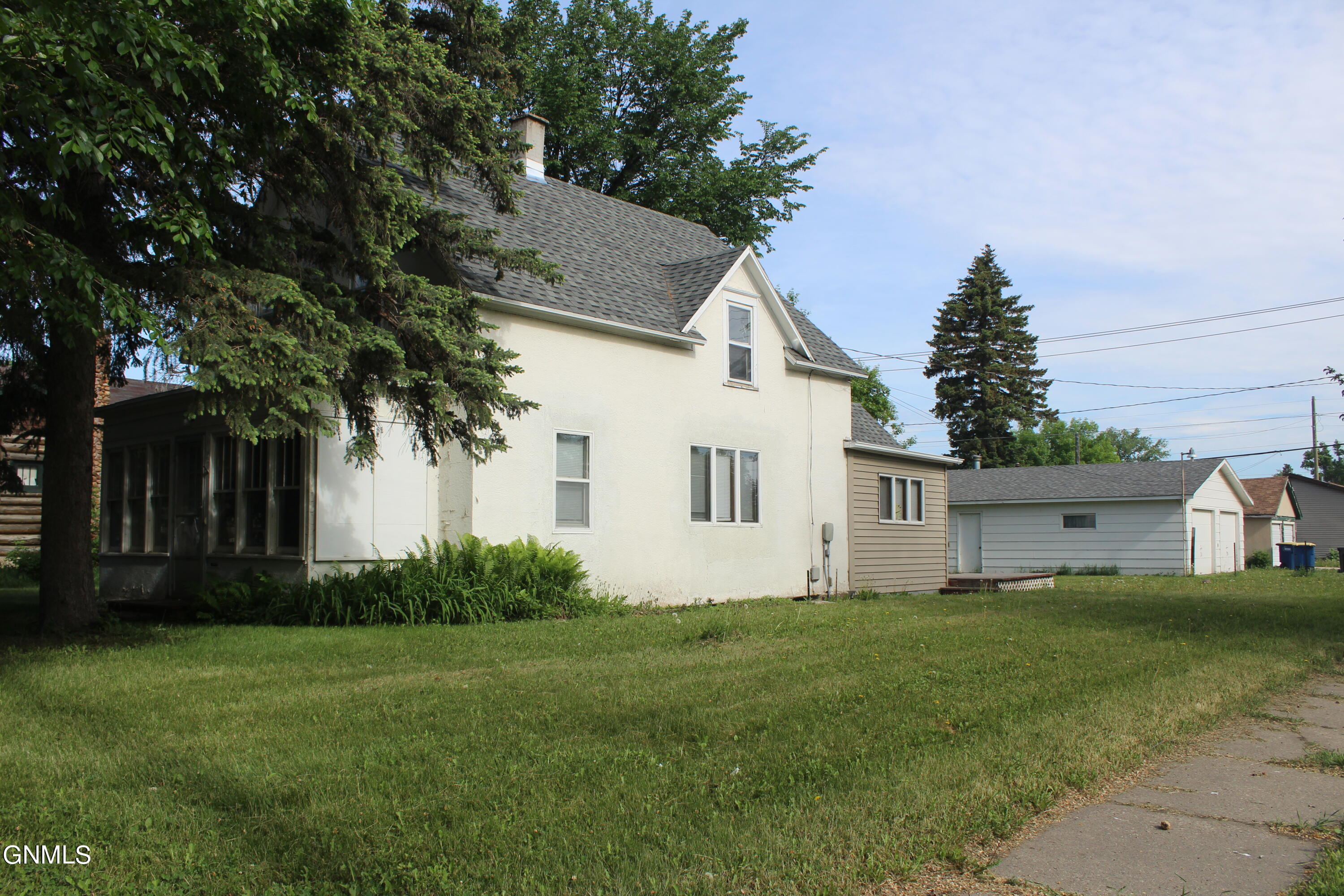 2nd St, Jamestown, ND 58401