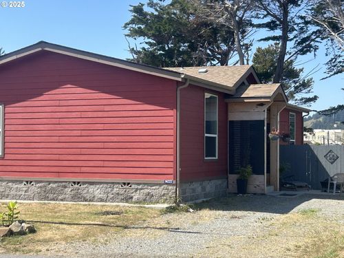 94223 1st St, Gold Beach, OR, 97444-7769 | Card Image