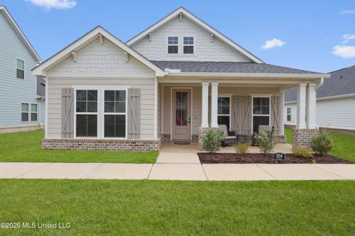 304 Glenrose Ave, Ocean Springs, MS, 39564-5698 | Card Image