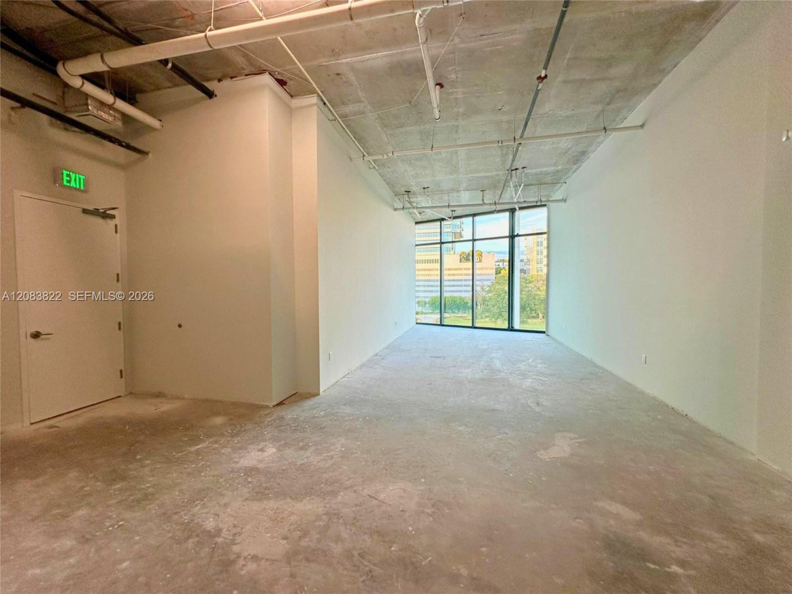 Commercial Sale in Aventura 4