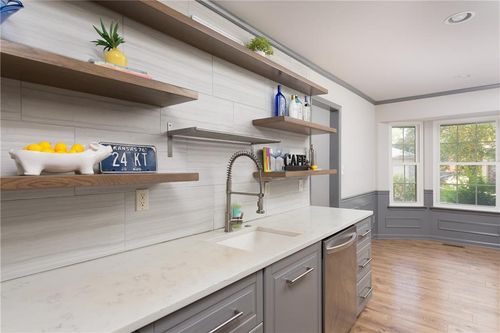 9604 Nieman Pl, Overland Park, KS, 66214-2260 | Card Image