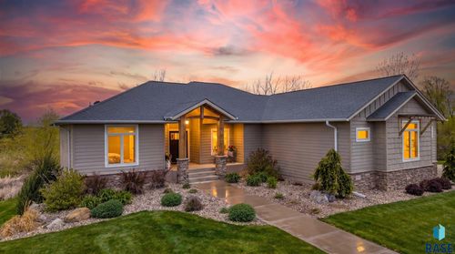 7500 E Dillon Creek Dr Drive, Sioux Falls, SD, 57110 | Card Image