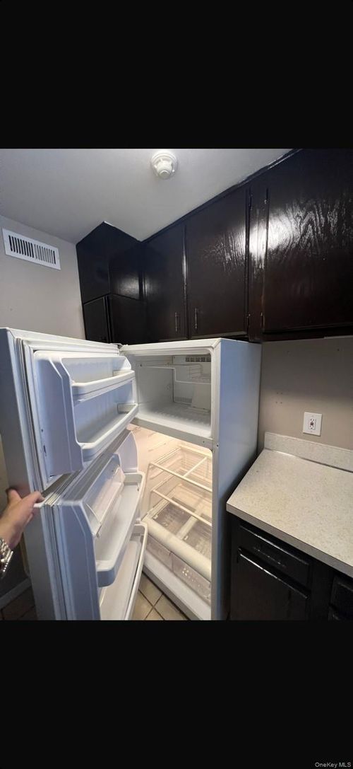 41 Artist Lake Dr, Middle Island, NY, 11953-2305 | Card Image