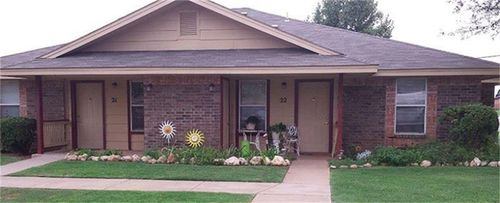 601 E Felt St, Brownfield, TX, 79316-3406 | Card Image