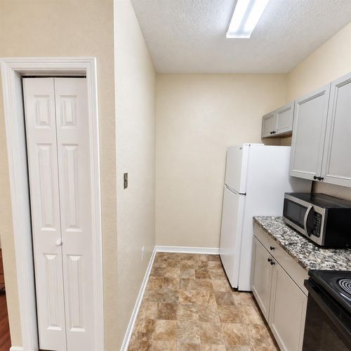 220-18001 Richmond Place Dr, TAMPA, FL, 33647-1742 | Card Image