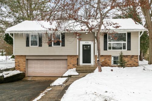 4126 Wildwood Dr, Crystal Lake, IL, 60014-2424 | Card Image