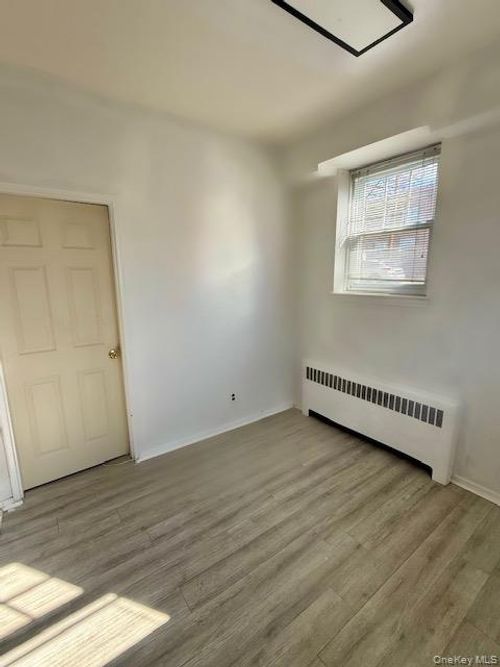 ste-101a-200 N Village Ave, Rockville Centre, NY, 11570-2300 | Card Image