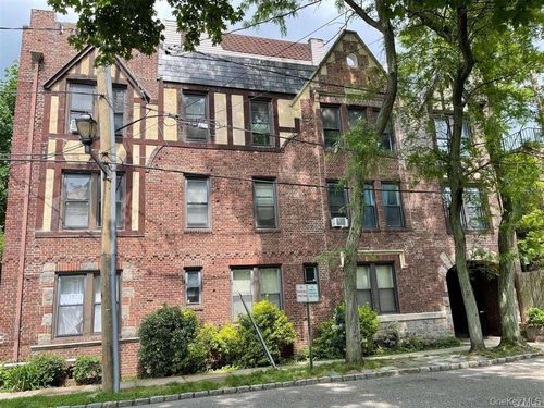 3b-1 Hillside Ave, Great Neck, NY, 11021-3229 | Card Image