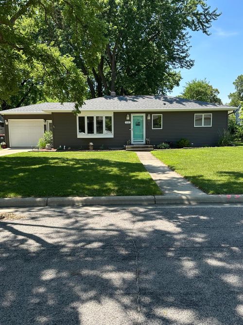 110 Schmahl Dr, Redwood Falls, MN, 56283-1851 | Card Image