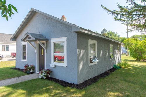 420 4th Street Ne, Staples, MN, 56479 | Card Image