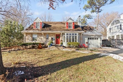 5426 Mission Rd, Fairway, KS, 66205-2719 | Card Image