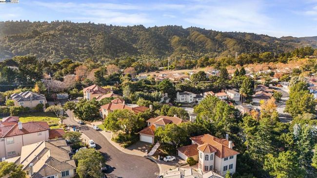 11 La Strada Ct, House other with 5 bedrooms, 5 bathrooms and 2 parking in Burlingame CA | Image 7