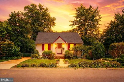 32 Holmes Ave, Hamilton, NJ, 08610-1920 | Card Image