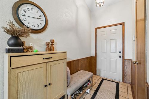 1217 Del Norte Dr, Edmond, OK, 73003-5918 | Card Image