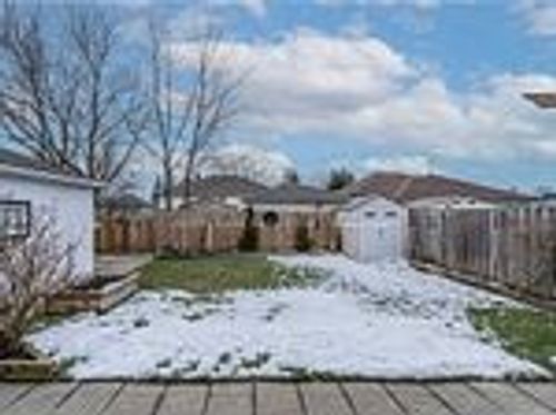 121 Christmas St, Port Colborne, ON, L3K1M6 | Card Image