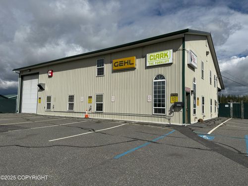 2630 Van Horn Rd, Fairbanks, AK, 99709-5415 | Card Image