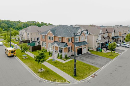 12 Victoriaville Rd, Brampton, ON, L6X5J3 | Card Image