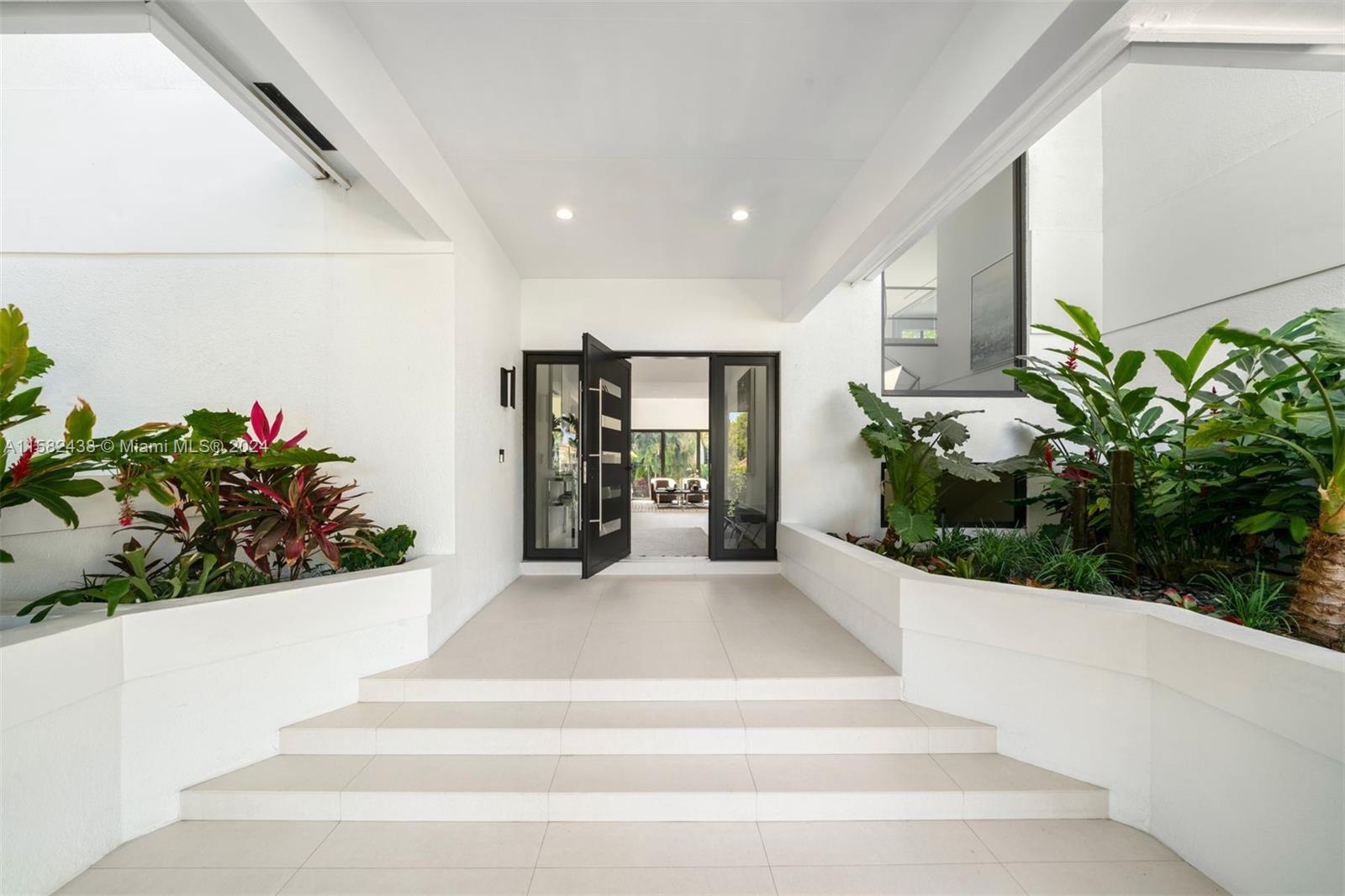 Isla Dorada Blvd, Coral Gables, FL 33143