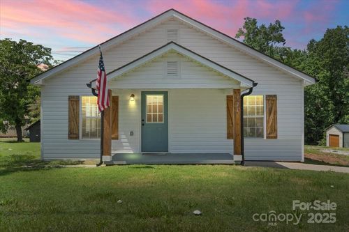 321 E Taylor St, Landis, NC, 28088-1142 | Card Image