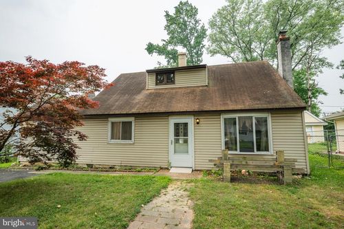 563 Wilk Dr, MORRISVILLE, PA, 19067-6819 | Card Image