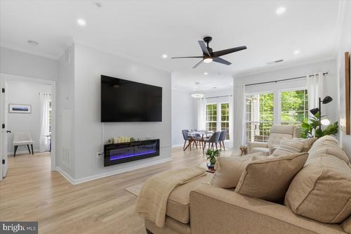 201-4127 Fountainside Ln, FAIRFAX, VA, 22030-7416 | Card Image