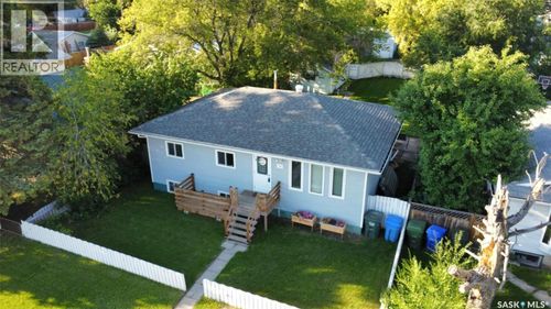 718 6th St E, Prince Albert, SK, S6V0N8 | Card Image