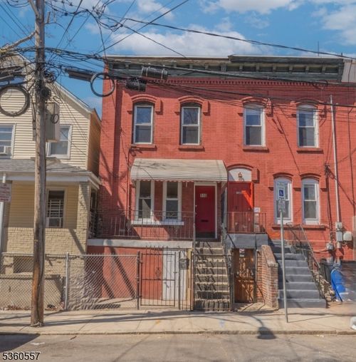110 Summer Ave, Newark, NJ, 07104-2512 | Card Image