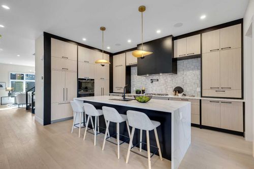 336 Normandy Dr Sw, Calgary, AB, T3E8G8 | Card Image