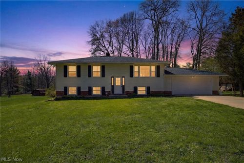 2058 Scenic Way, Akron, OH, 44312-4370 | Card Image