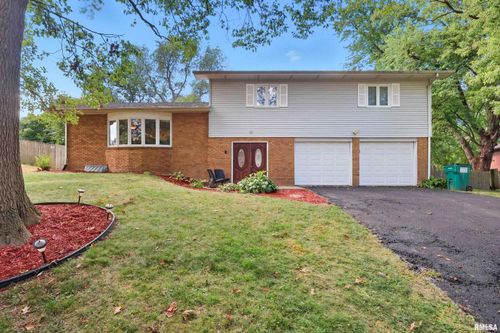 27 Crestview Dr, Geneseo, IL, 61254-9513 | Card Image