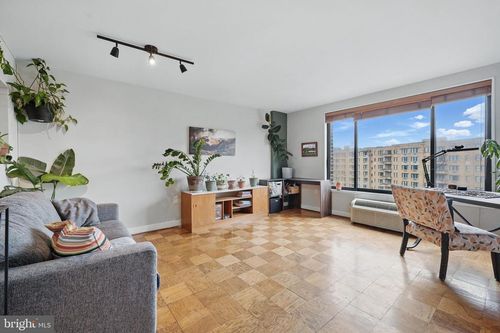 apt-811-2501 Calvert St Nw, WASHINGTON, DC, 20008-2654 | Card Image