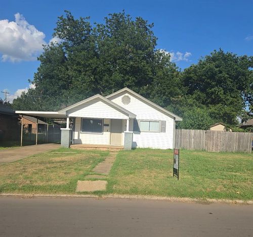 2011 S 14th Street, Chickasha, OK, 73018 | Card Image