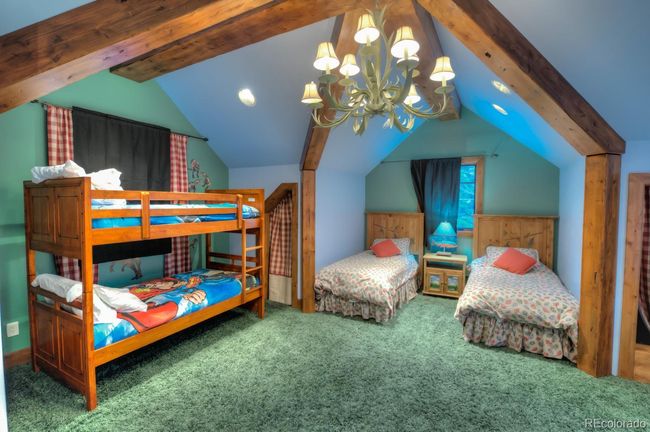 Upstairs BunkRoom (6 beds) | Image 27