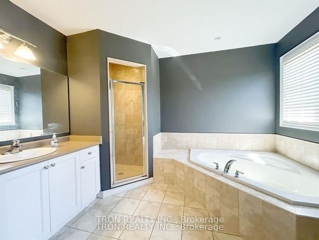 888 Barbados St, House other with 4 bedrooms, 3 bathrooms and 4 parking in Oshawa ON | Image 15