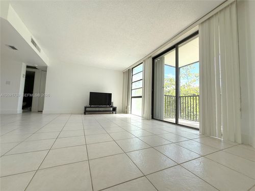 308-3475 N Country Club Dr, Aventura, FL, 33180-1776 | Card Image