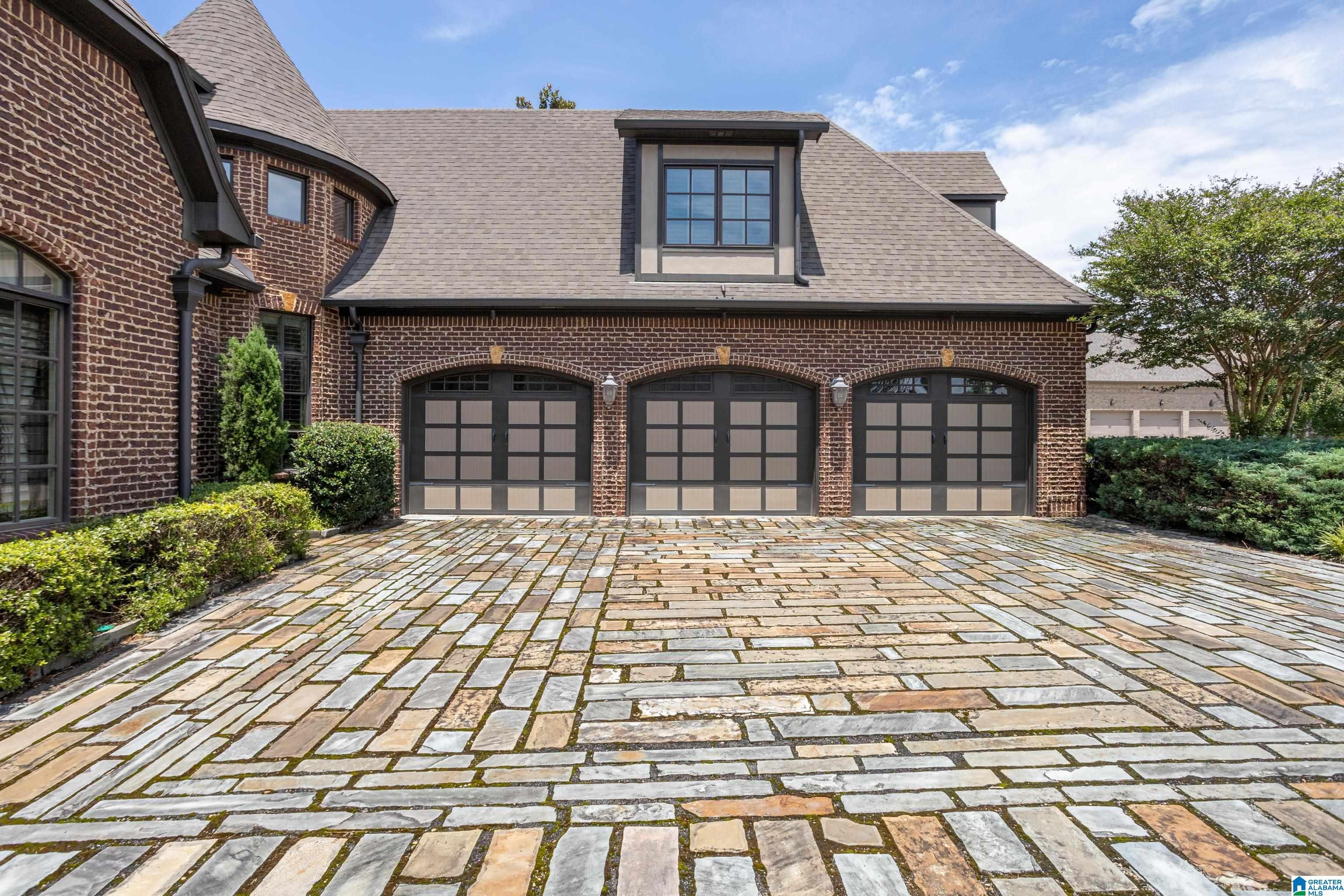 Residential in PELHAM 5