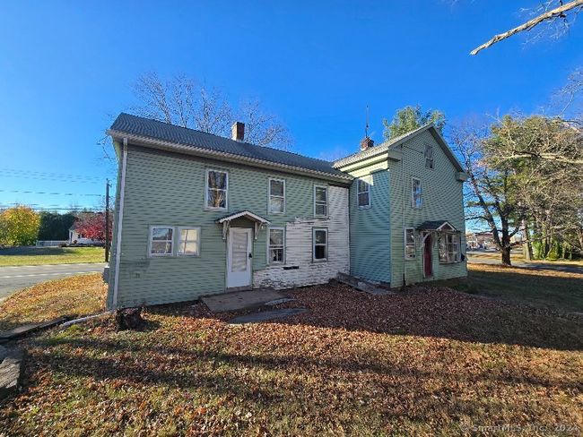 1484 East St N, Home with 5 bedrooms, 2 bathrooms and null parking in Suffield CT | Image 6
