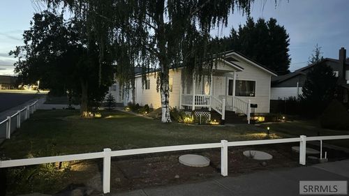 307 E 3rd N, Saint Anthony, ID, 83445-1614 | Card Image