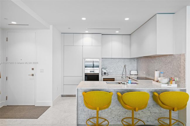 APT-1602 - 5775 Collins Ave, Condo with 2 bedrooms, 3 bathrooms and null parking in Miami Beach FL | Image 15