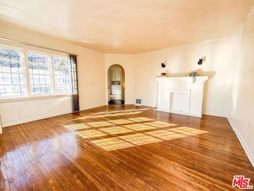 3427 12th Ave, Los Angeles, CA, 90018-3630 | Card Image