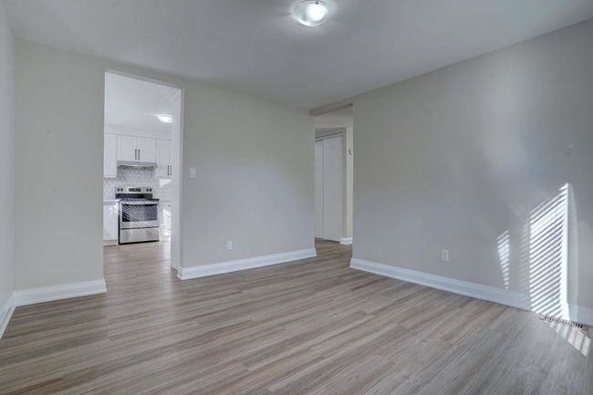 MAIN - 370 Colonsay Crt, House other with 3 bedrooms, 1 bathrooms and 2 parking in Oshawa ON | Image 6
