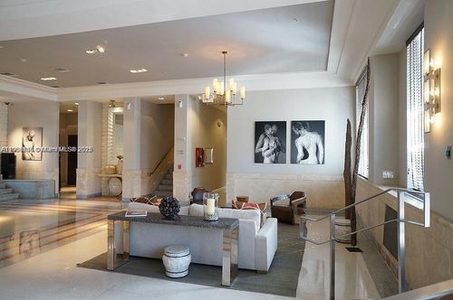 215-435 21st St, Miami Beach, FL, 33139-1704 | Card Image