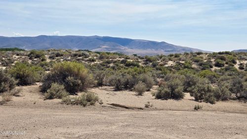 8015 Hooten St, Silver Springs, NV, 89429 | Card Image