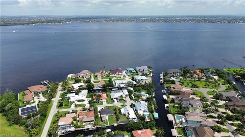 12743 Brewster Dr, FORT MYERS, FL, 33908-1809 | Card Image