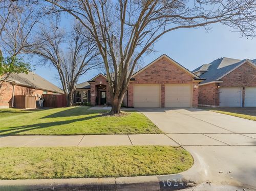 1624 Knoll Ridge Cir, Corinth, TX, 76210-1906 | Card Image