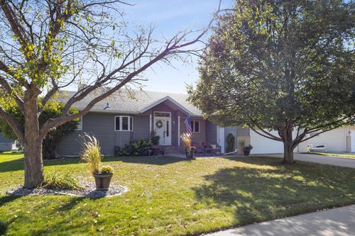 2524 38 1/2 Ave S, Fargo, ND, 58104-7020 | Card Image