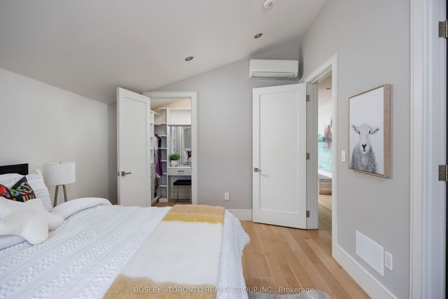 242 Sutherland Dr, House other with 6 bedrooms, 6 bathrooms and 2 parking in East York ON | Image 36