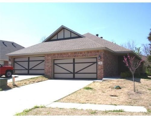 195 S Pinyon Pt, Fayetteville, AR, 72701-7971 | Card Image