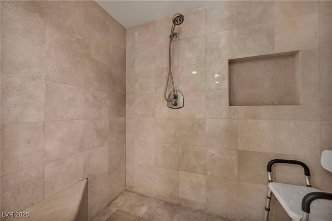 Oversized Shower with Bench | Image 40