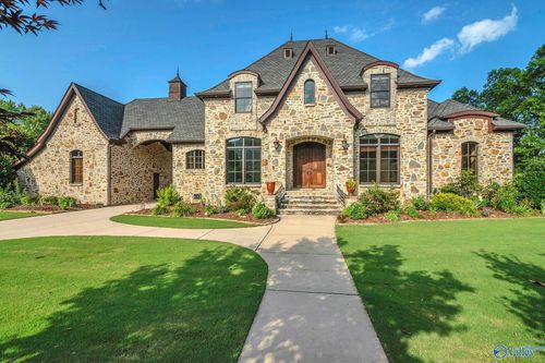 40 Mcmullen Ln Se, Gurley, AL, 35748-8001 | Card Image